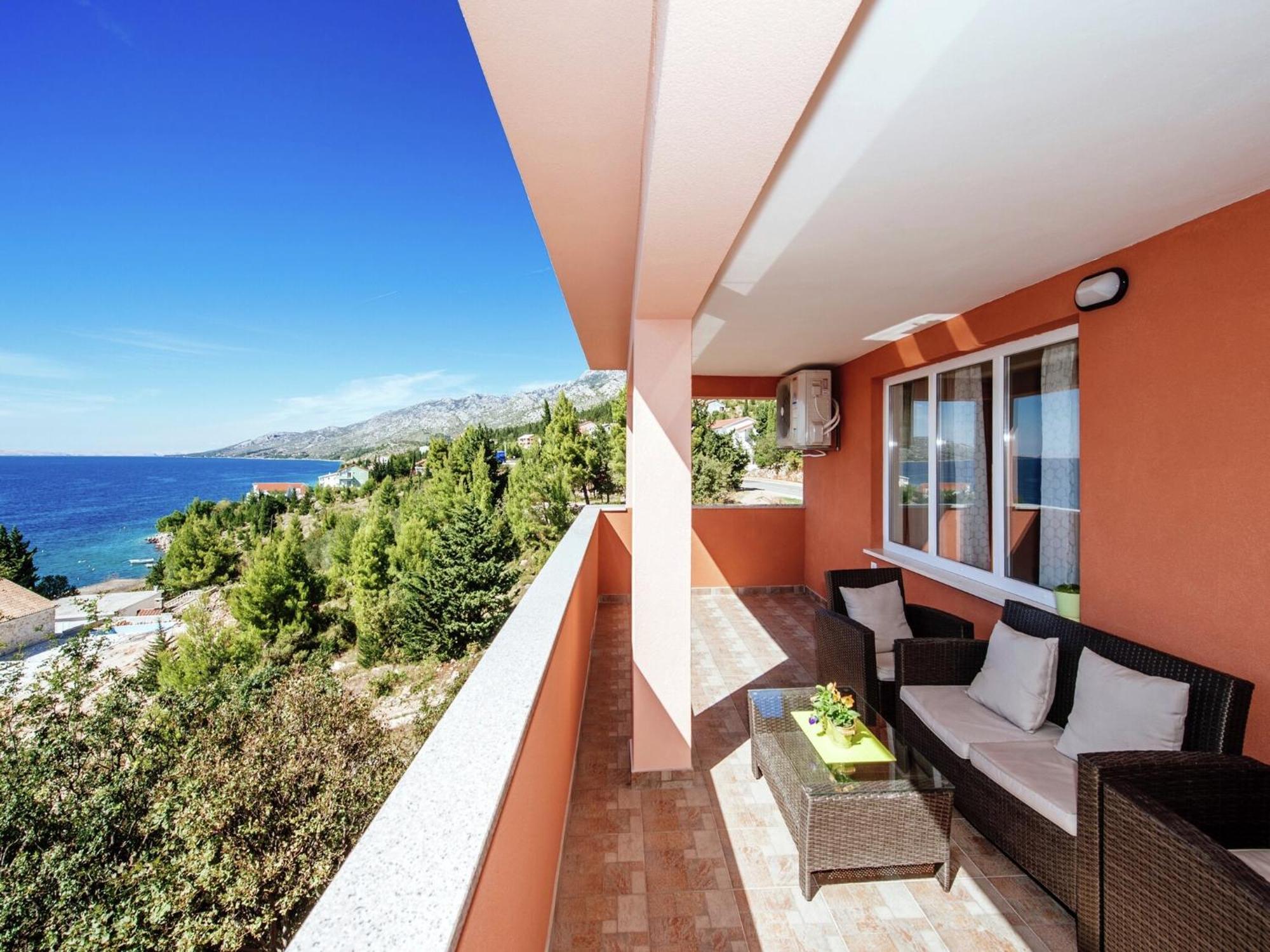 Modern In With Barbecue Apartman
